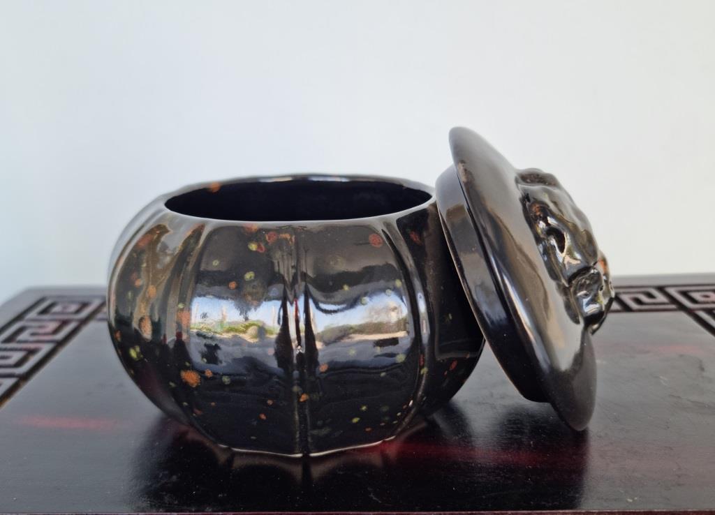 Jar with lid Black